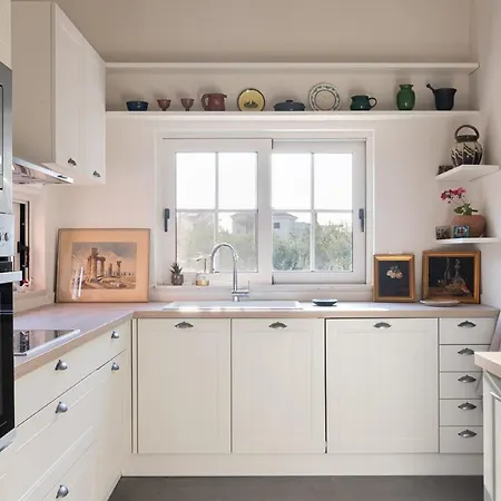 Melissi 1932 - Seaside And Willa *